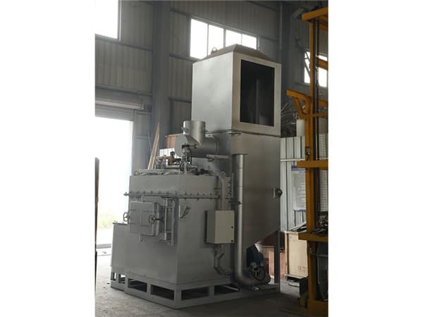 機邊熔化保溫爐